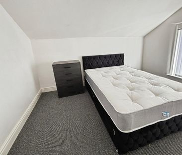 4 bedroom terraced house to rent - Photo 4
