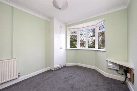 4 bedroom detached house to rent - Photo 3