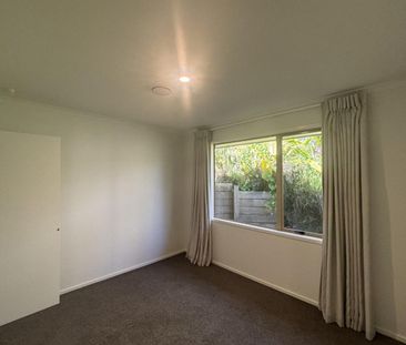 Modern 3 bedroom + study & stunning sea view - Photo 5