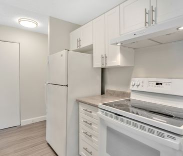 Thomas Apartments - Photo 3