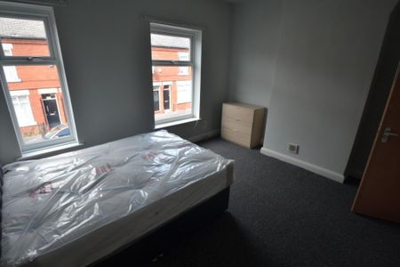 3 bedroom terraced house to rent - Photo 4