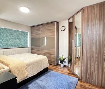 4 bedroom semi-detached house to rent - Photo 4