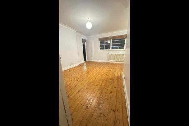 2 Bed Flat, Dorchester Court, SE24 - Photo 1