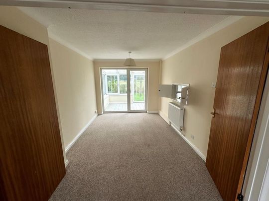 4 bedroom semi-detached house to rent - Photo 1