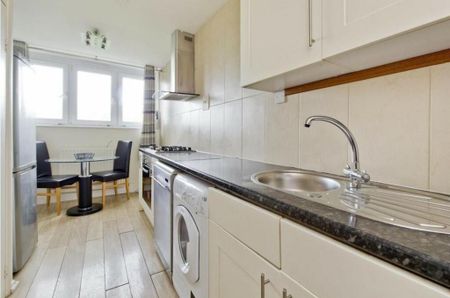3 bedroom flat to rent - Photo 3