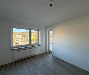 Große 3 Zimmer Wohnung in Leichlingen mit zwei Balkone - Foto 3