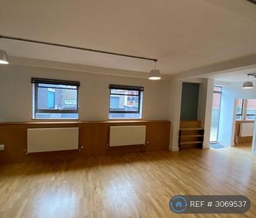 2 bedroom flat to rent - Photo 2