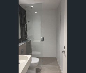 Stylish Living in the Heart of Malvern – Boutique Apartment - Photo 6