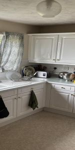 1 bedroom in a house share to rent - Photo 3