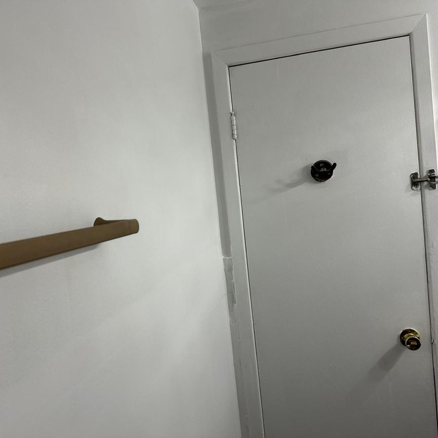 For Lease - 37 Frontier Pathway Unit# Main, Toronto, Ontario - Photo 1