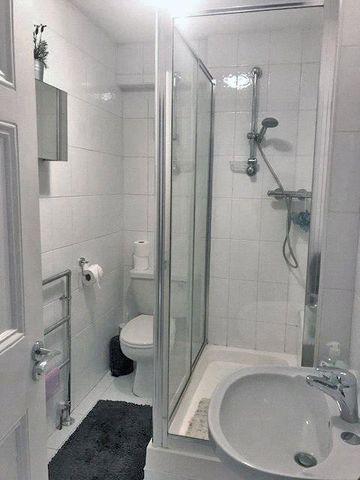 House share to rent - Photo 2