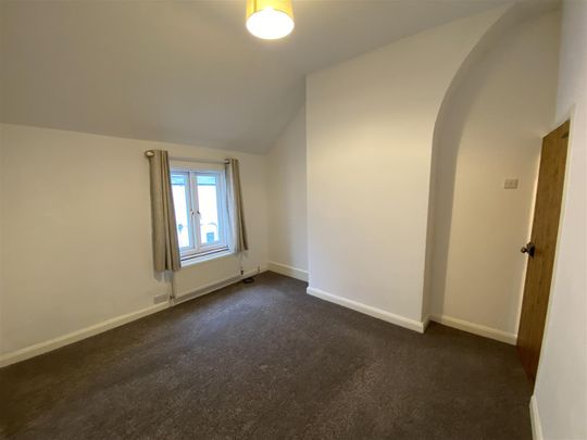 To Let 2 Bed House - Mid Terrace Gladstone Street, Mold Per Calendar Month £775 pcm - Photo 1