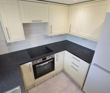 Court Crescent, Slough, SL1 - Photo 3