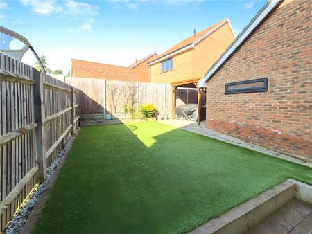 4 bedroom semi-detached house to rent - Photo 2