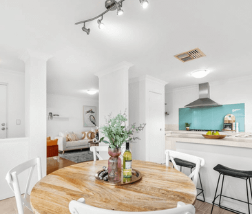 Modern & Convenient Living: 3-Bedroom Home in Queens Park! - Photo 3