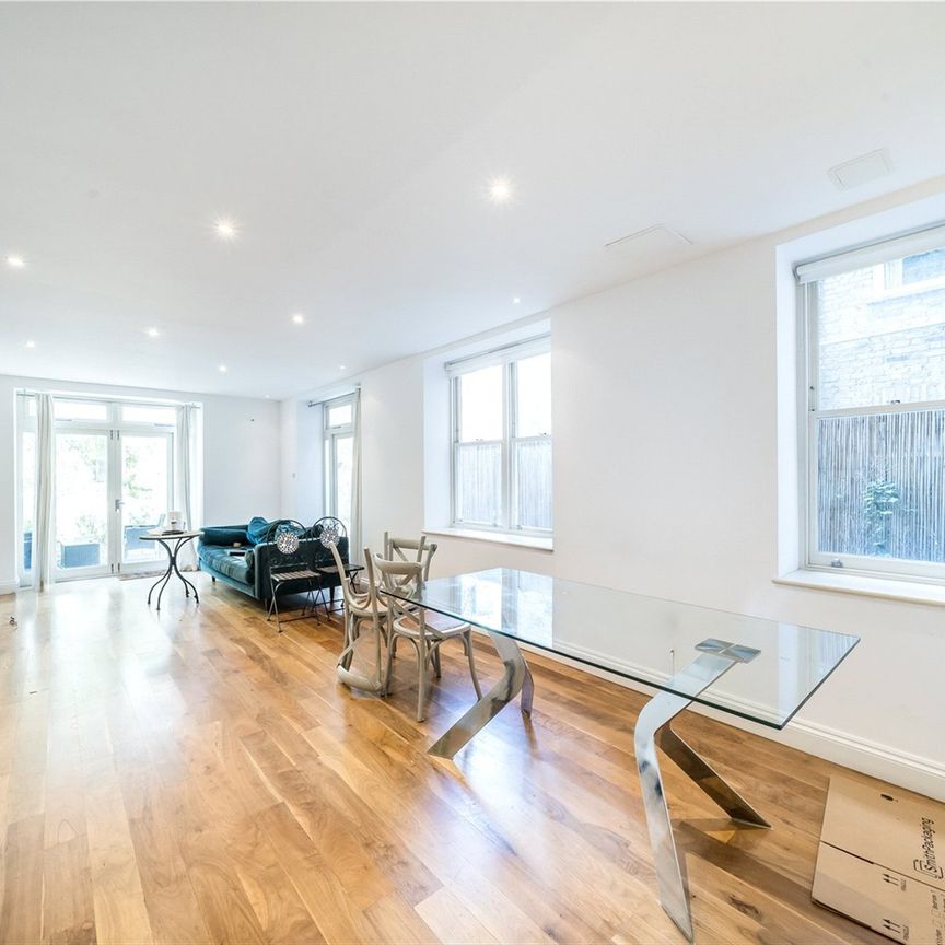 Earls Court Square, Earls Court, SW5, London - Photo 1