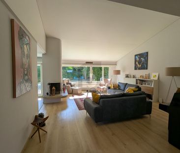 LIGHT-FLOODED WITH CHEMINÉE AND GARDEN - Photo 2