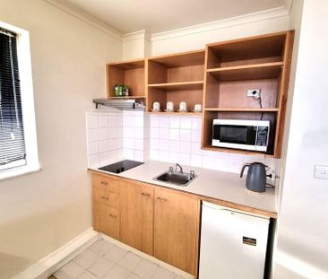 Clean and comfortable studio in St Kilda - *Open for Inspection Sat... - Photo 1