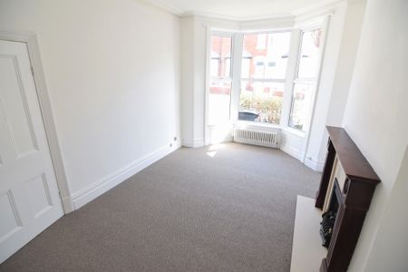 To Let 3 Bed Mid Terraced House - Photo 4