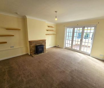 2 bedroom bungalow to rent - Photo 2