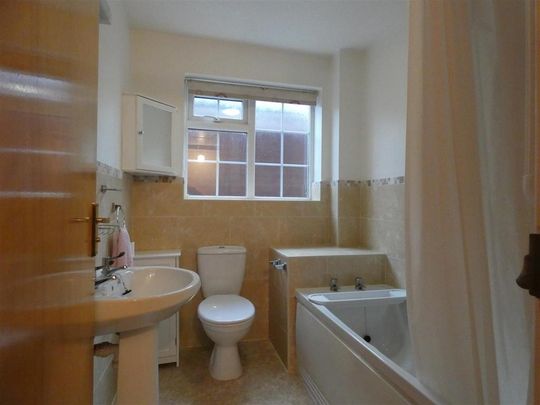 3 bedroom bungalow to rent - Photo 1