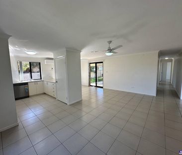 Spacious 4-Bedroom Home on Fully Fenced 856m² Block - Photo 1