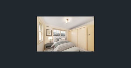 The Flat Mandalay - Spacious One Bedroom Flat with Heritage Features & Private Access - Photo 2