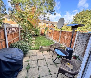 Room in a Shared House, Widgeon Close, E16 - Photo 5