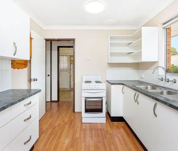 Family Home in Serene Cul-de-Sac Opposite Parkland - Photo 4