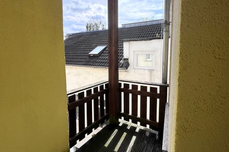 Möblierte 2-Zimmer-Wohnung mit Balkon in unmittelbarer Nähe zum Helios-Klinikum und zur Hochschule! - Foto 5