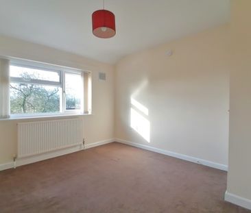 3 bedroom semi-detached to let - Photo 3