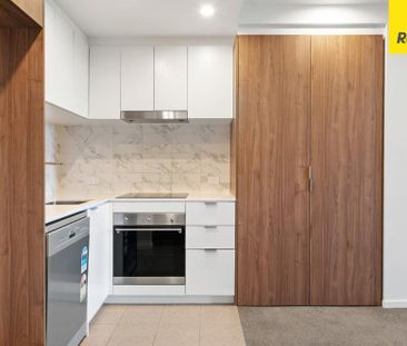 Grand Central Towers - The Heart of Woden - Photo 4