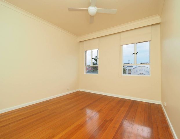 One bedroom in the heart of Geelong - Photo 1