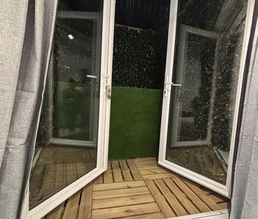 Studio Flat, London, SW19 - Photo 2