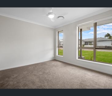 Brand New - Apply Now! - Photo 3