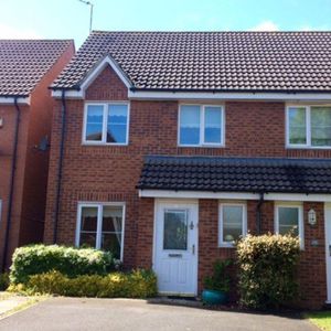 3 bedroom semi-detached house to rent - Photo 3