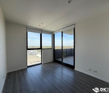 CONVENIENT LIVING IN THE HEART OF SUNSHINE - Photo 5