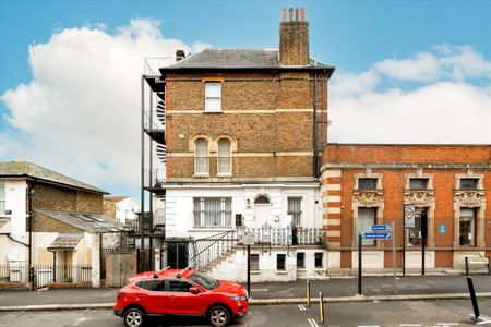 Craven Park Road, NW10, London - Photo 2