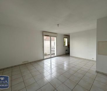 Location Appartement 2 pièces 47m² FONTENAY LE COMTE 85200 - Photo 1