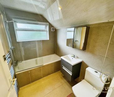 4 bedroom semi-detached house to rent - Photo 4