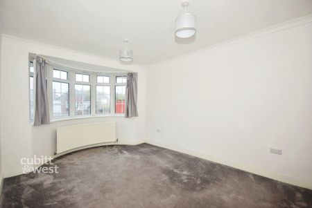 3 bedroom detached house to rent - Photo 3