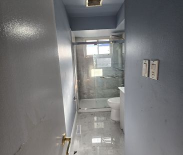 For Lease - 11 Durham Crescent, Brampton, Ontario - Photo 4