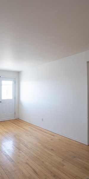 2 Bed, 1 Bath - 6501 Boulevard Joseph-Renaud, Montréal - Photo 1