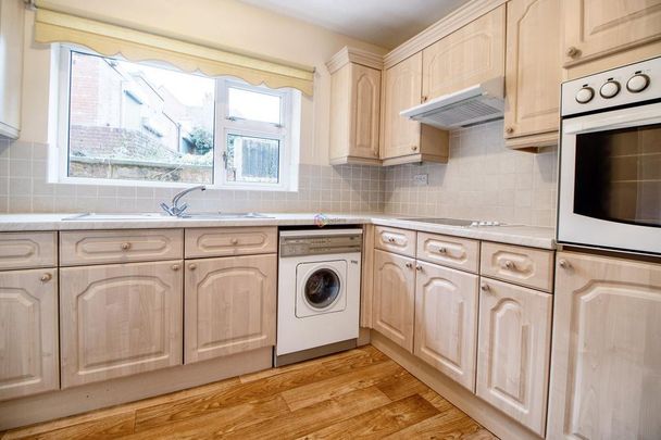 2 bedroom end of terrace house to rent - Photo 1