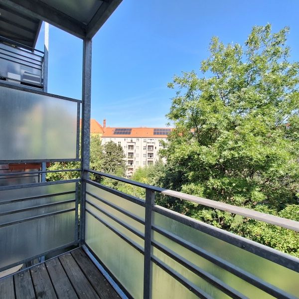 Schöne Wohnung mit Balkon! - Foto 1