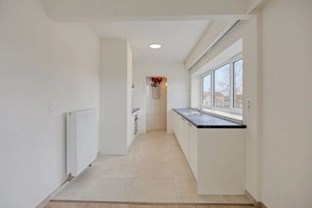 Zonnig appartement met ruime slaapkamers en groot terras vlakbij Leuven - EPC 221 kWh/m² - bewoonbare oppervlakte 99 m² - Photo 2