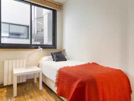 Carrer de Prats de Molló, Barcelona, Catalonia 08021 - Photo 2