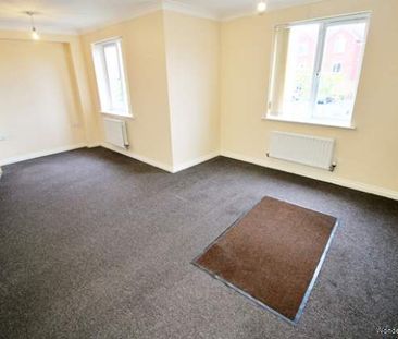 2 bedroom property to rent in Farnworth - Photo 3