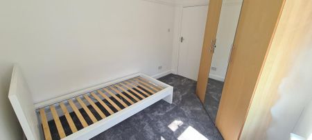 4 bedroom bungalow to rent - Photo 4