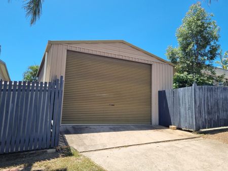 TANNUM SANDS - LARGE FAMILY HOME WITH THE SHED - Photo 2